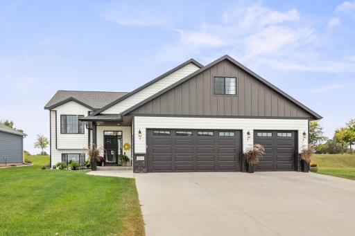 134 Eau Claire Avenue SE, Hutchinson, MN 55350