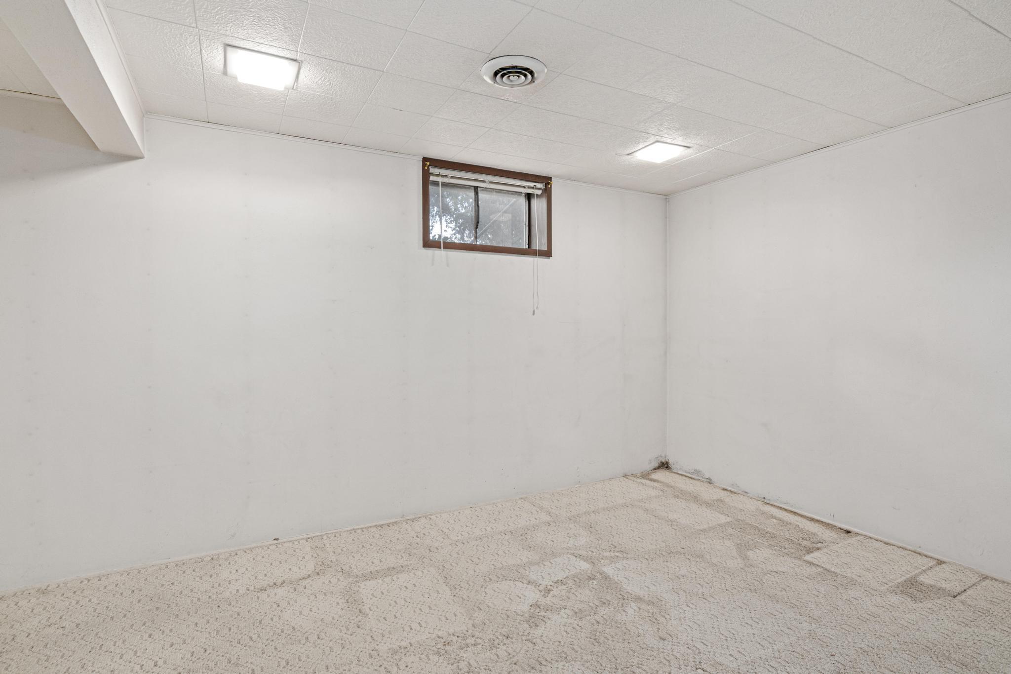 Non-egress 3rd bedroom/office in lower level!