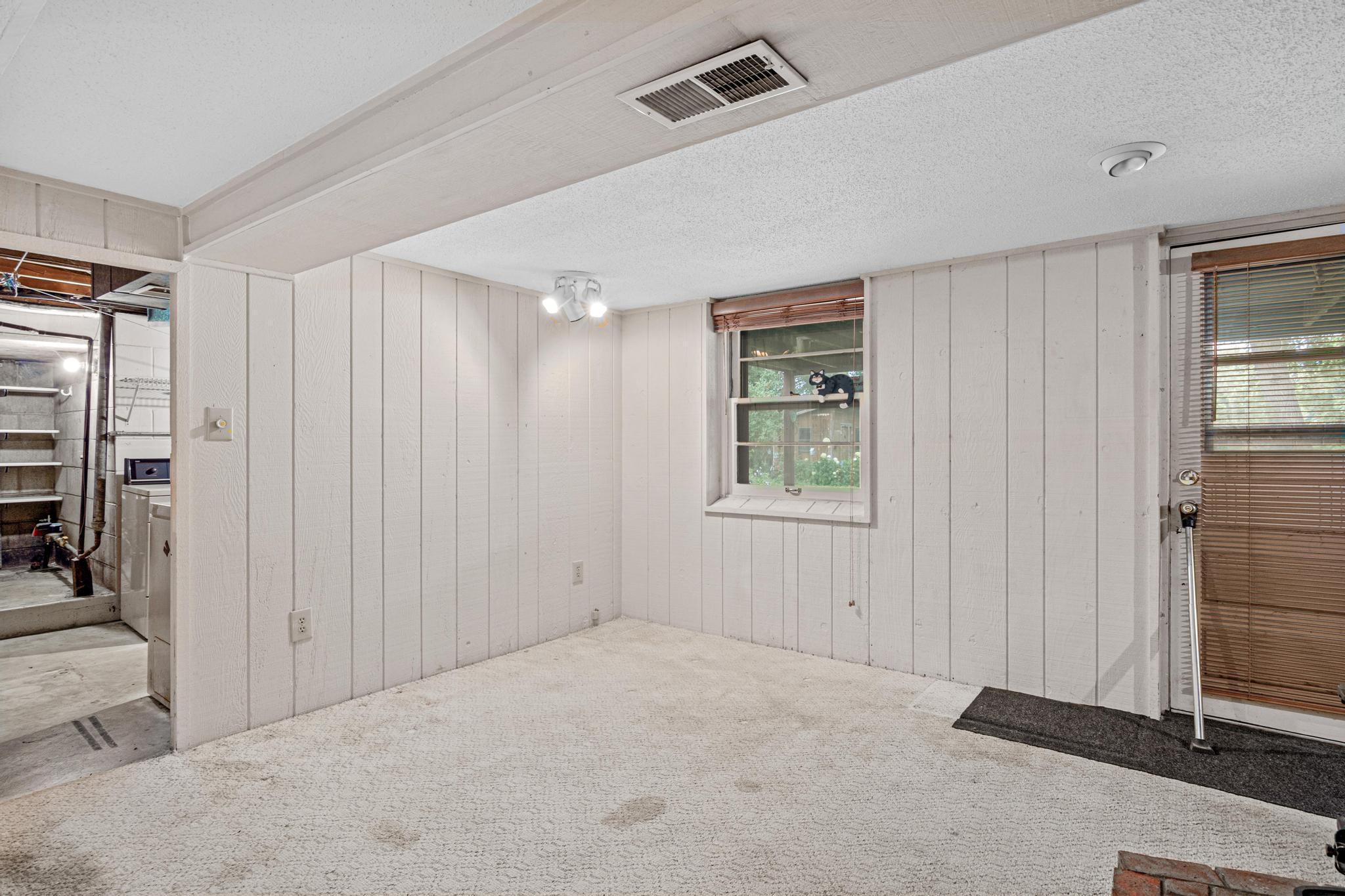 Bonus room next to family room with walkout to backyard!