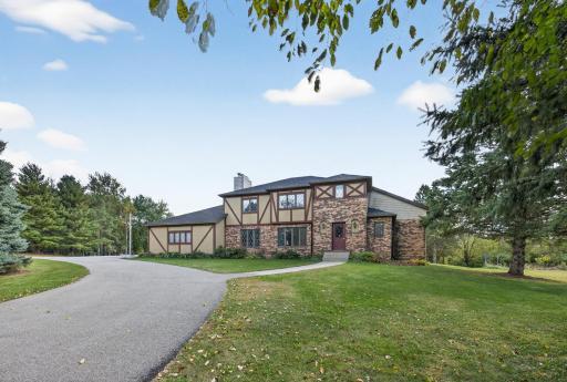 4 bed 6 bath home in law suite on 2.5 acres 5470 Saint Mary Dr NW Rochester MN 55901