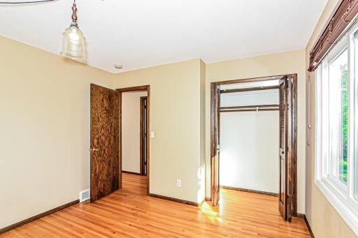 4708 W 102nd Street, Bloomington, MN 55437