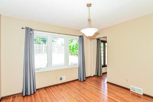4708 W 102nd Street, Bloomington, MN 55437