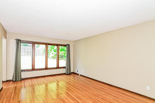 4708 W 102nd Street, Bloomington, MN 55437