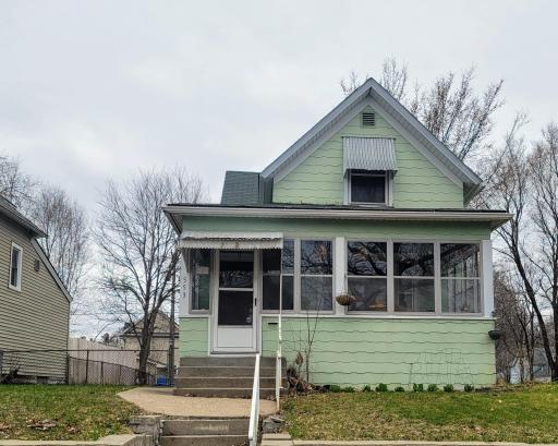 553 Charles Avenue, Saint Paul, MN 55103