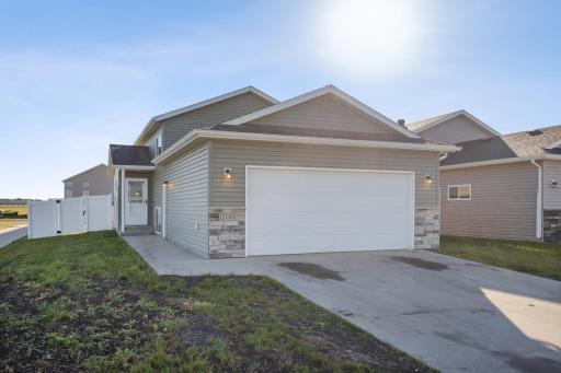 Photo for 2101 10th Street W, West Fargo, ND 58078 - listing #6800475 2101 10th Street W, West Fargo, ND 58078
