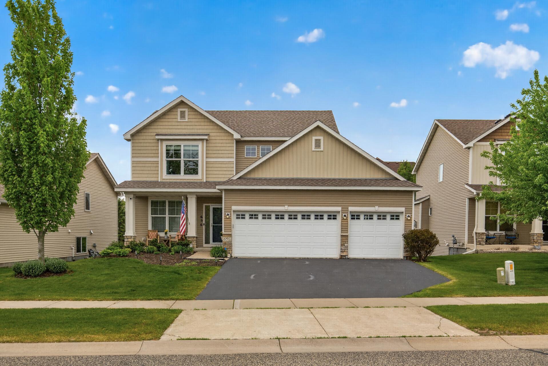 Welcome to 656 Lake Ridge Drive!