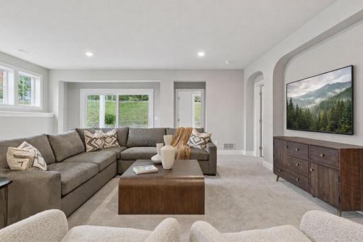 79 Spring Farm Road, North Oaks, MN 55127