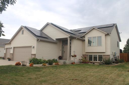 1665 Cornerstone Lane, Owatonna, MN 55060