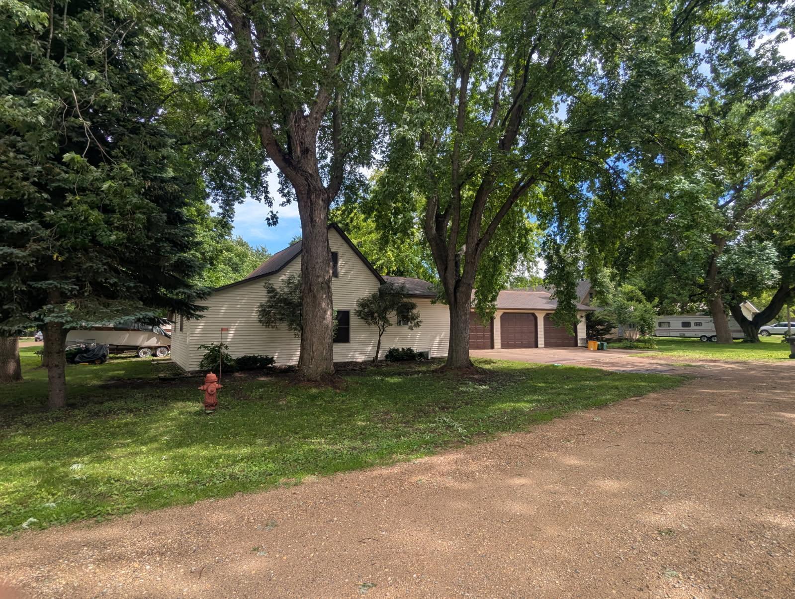 6800673