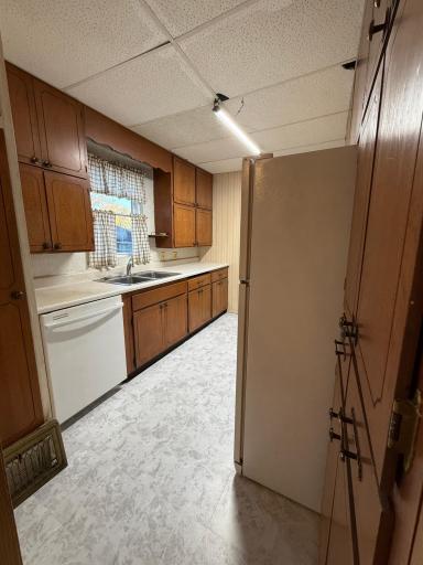 211 Kendall Avenue N, Thief River Falls, MN 56701