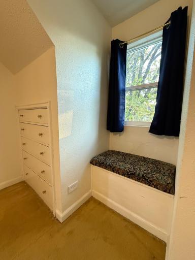 211 Kendall Avenue N, Thief River Falls, MN 56701