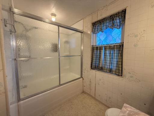 211 Kendall Avenue N, Thief River Falls, MN 56701