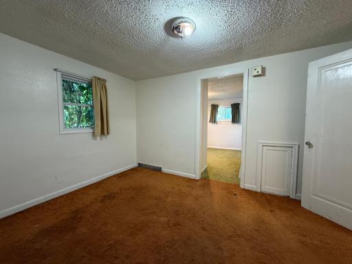 211 Kendall Avenue N, Thief River Falls, MN 56701