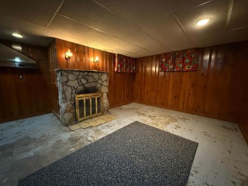 211 Kendall Avenue N, Thief River Falls, MN 56701