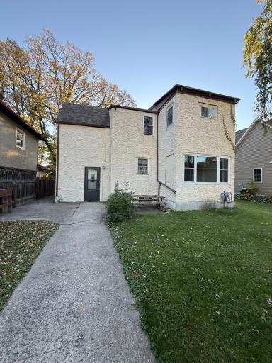 211 Kendall Avenue N, Thief River Falls, MN 56701