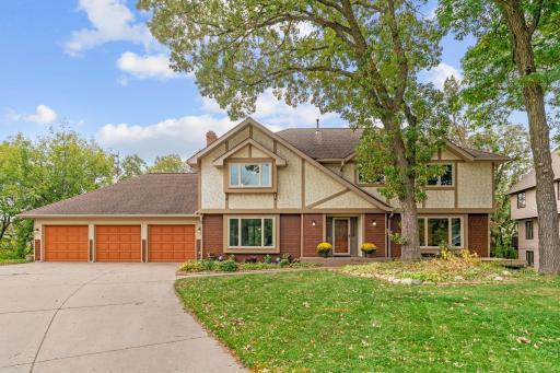 1005 Hilloway Circle, Burnsville, MN 55306