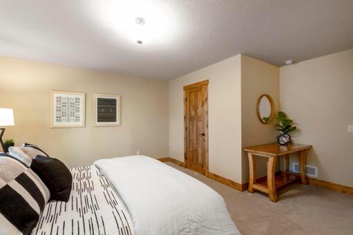 20060 Vine Street, Excelsior, MN 55331