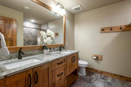 20060 Vine Street, Excelsior, MN 55331