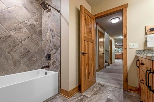 20060 Vine Street, Excelsior, MN 55331