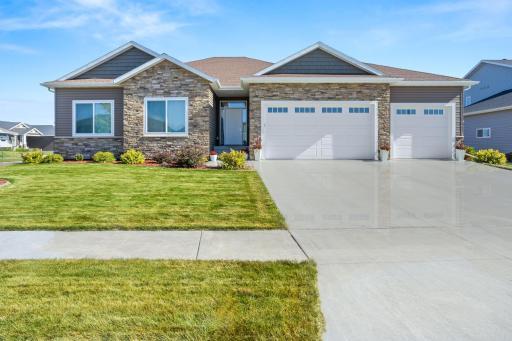 3671 Crimson Loop S, Fargo, ND 58104