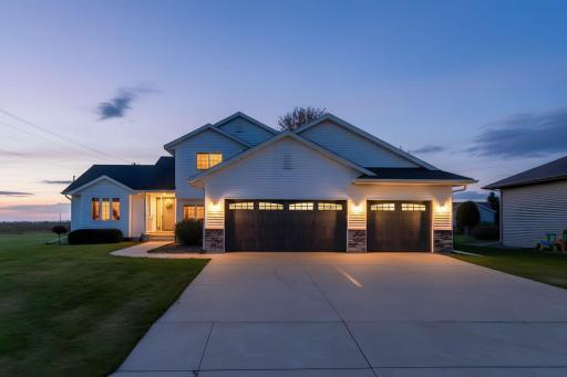Photo for 2595 Fox Hollow Lane, Owatonna, MN 55060 - listing #6800873 2595 Fox Hollow Lane, Owatonna, MN 55060