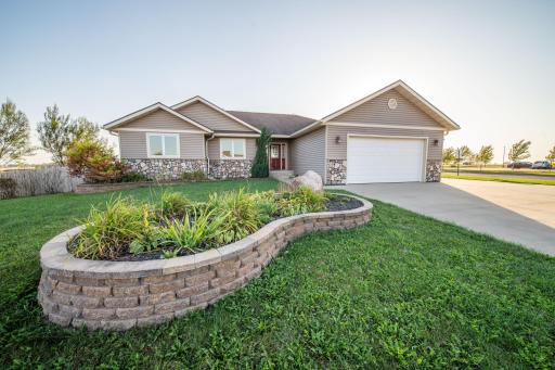 580 Canyon Lane NW, Eyota, MN 55934
