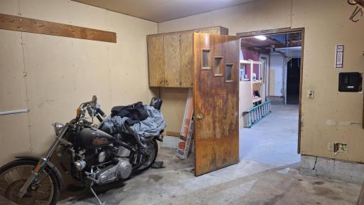 Inside workshop looking into the garage, oh the projects you could work on!