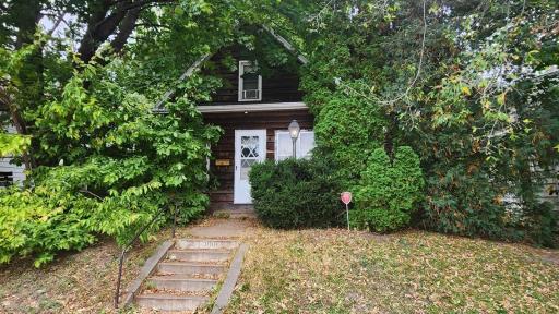 Nestled in the trees...that cottage feel!