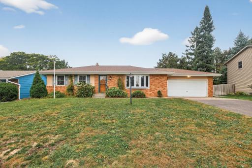 2237 Maple Lane E, Maplewood, MN 55109