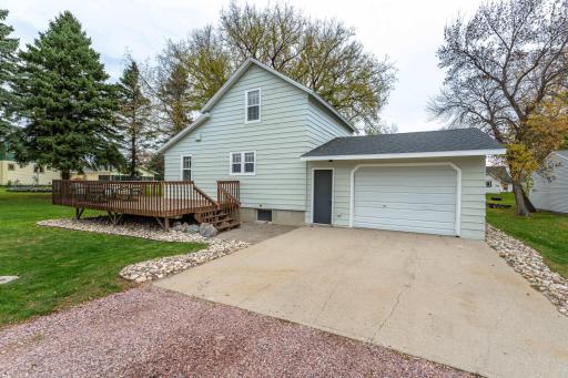 121 3rd Avenue N, Casselton, ND 58012