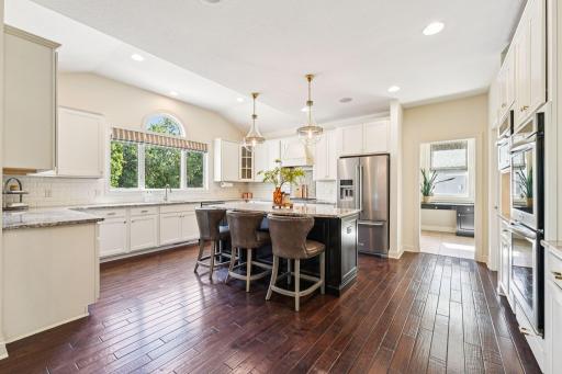 10009 Frederick Place, Eden Prairie, MN 55347