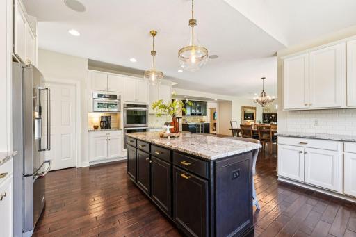 10009 Frederick Place, Eden Prairie, MN 55347