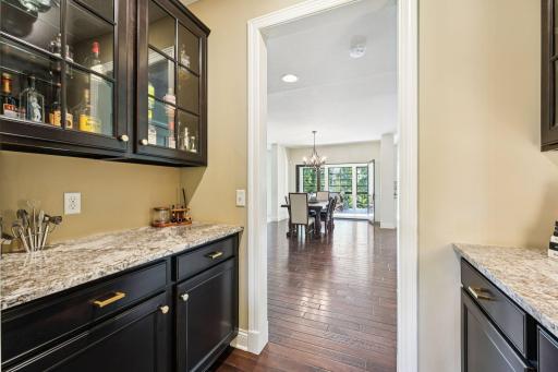 10009 Frederick Place, Eden Prairie, MN 55347