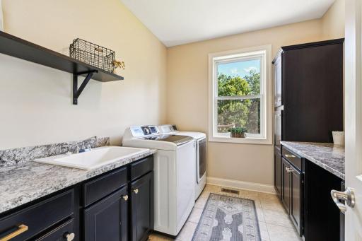 10009 Frederick Place, Eden Prairie, MN 55347