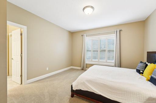 10009 Frederick Place, Eden Prairie, MN 55347