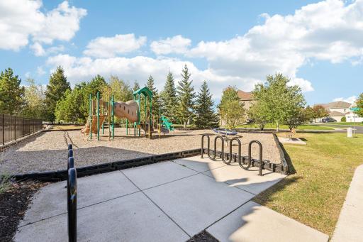 10009 Frederick Place, Eden Prairie, MN 55347