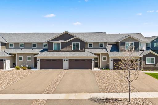 1718 Southpoint Lane, Hudson, WI 54016