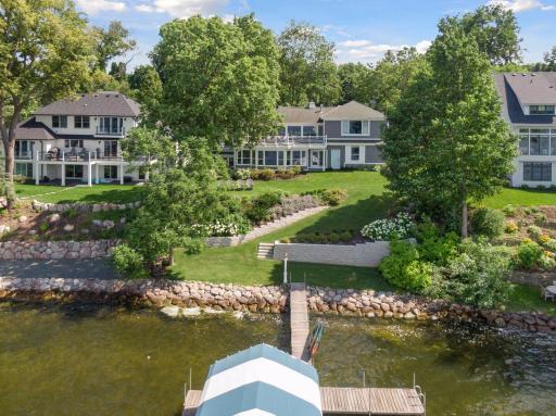 Great elevation to maximize the views over the boat canopies