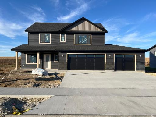 2206 Elk Run Drive SE, Pine Island, MN 55963