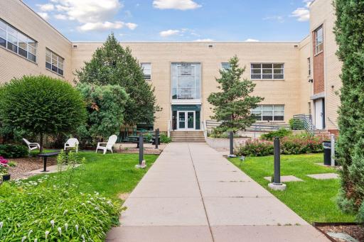 111 E Franklin Avenue, 215, Minneapolis, MN 55404