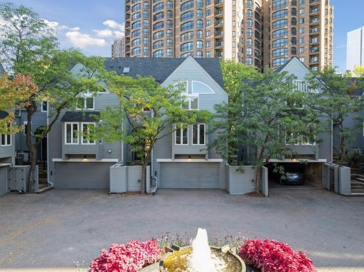 23 Greenway Gables, Minneapolis, MN 55403