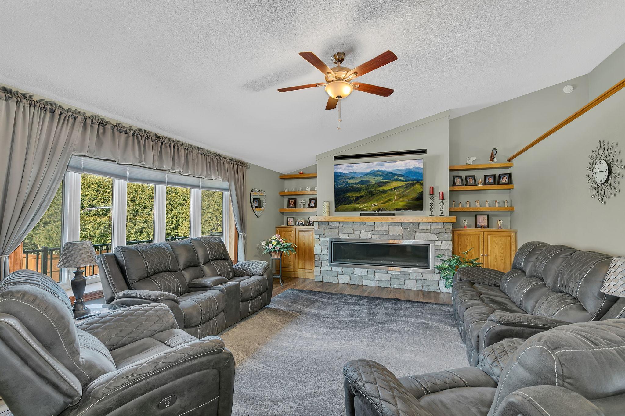 Living Room 1 w/o Fireplace lit