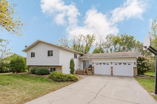Photo for 2202 15th Avenue S, Fargo, ND 58103 - listing #6801852 2202 15th Ave S, Fargo, ND 58103, USA.jpg