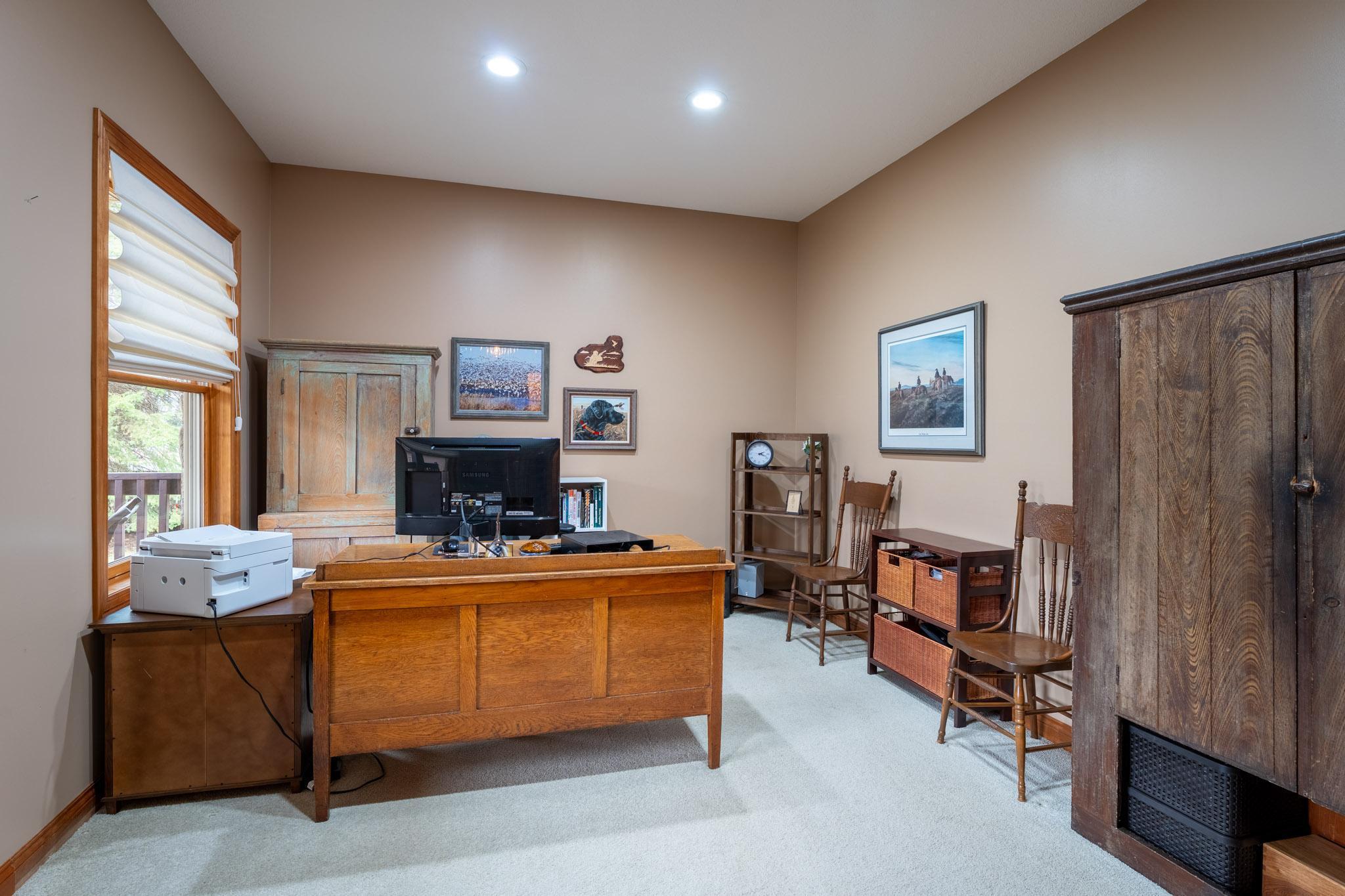 The office dimensions are 14 x 11 ft.