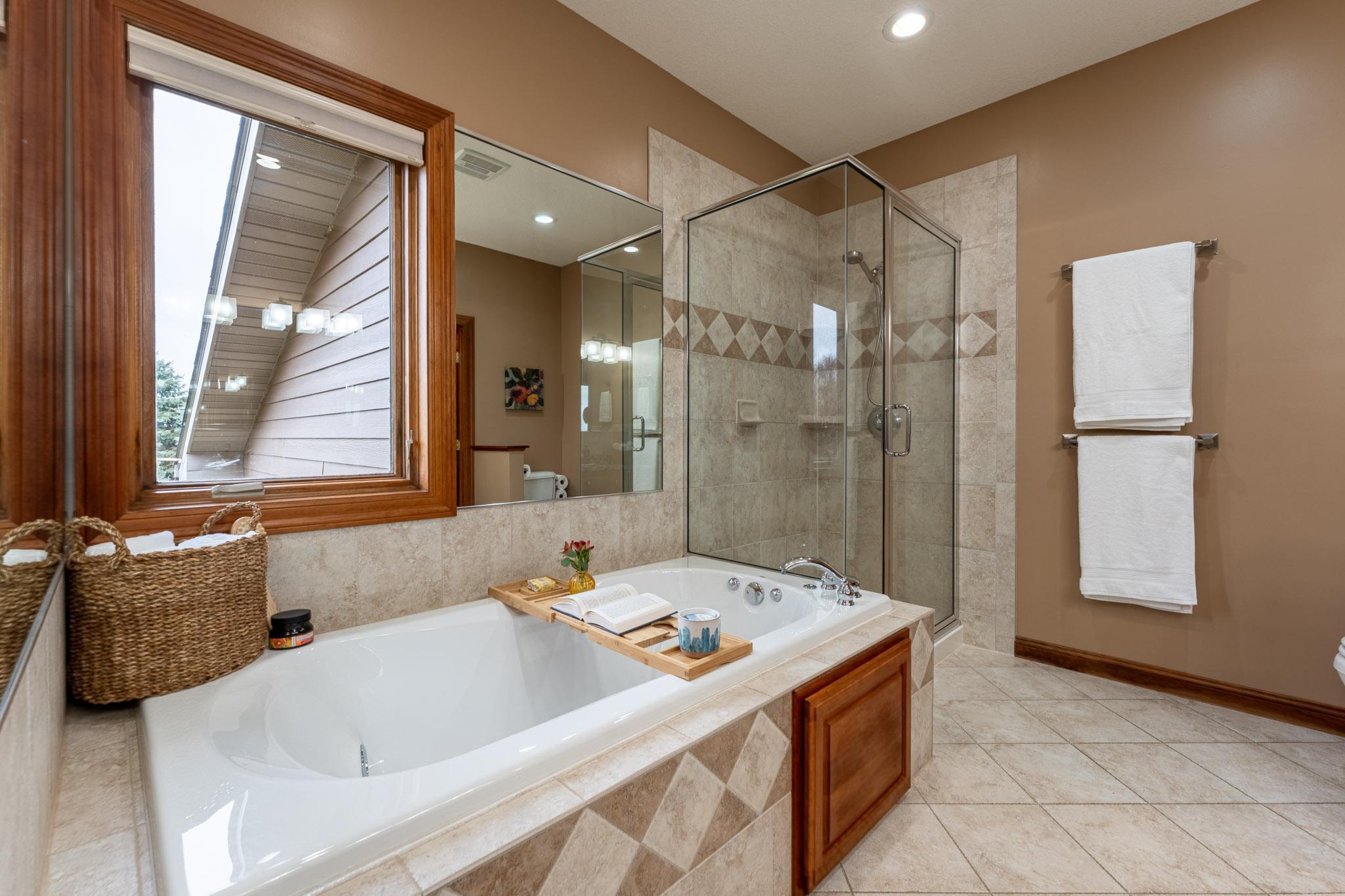 En-suite bathroom dimensions are 10.75 x 9 ft.