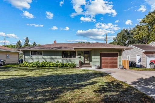 2214 9 1/2 Street N, Fargo, ND 58102