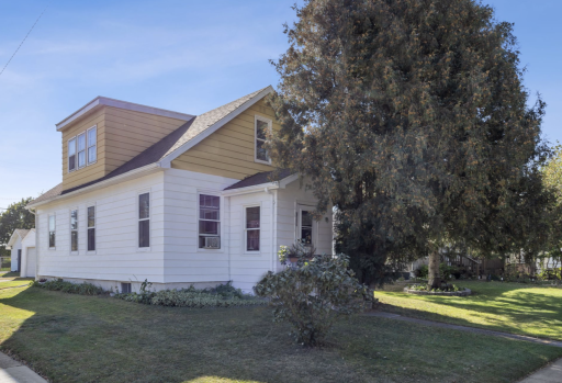 311 1st Avenue SE, Dilworth, MN 56529