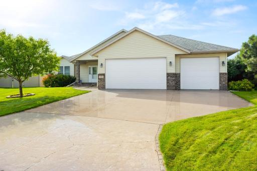 705 43 1/2 Avenue S, Moorhead, MN 56560