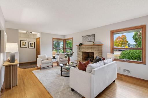 Photo for 3957 Lake Curve Drive N, Robbinsdale, MN 55422 - listing #6801978 3957 Lake Curve Drive N, Robbinsdale, MN 55422