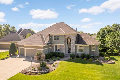 No through traffic, desired Wedgewood Heights!
